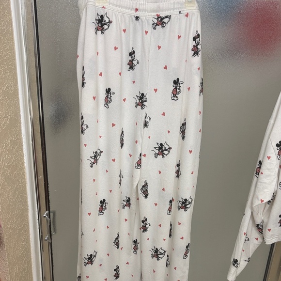 Disney Kids Pajama Set - White with Black and Red - Picture 7 of 8